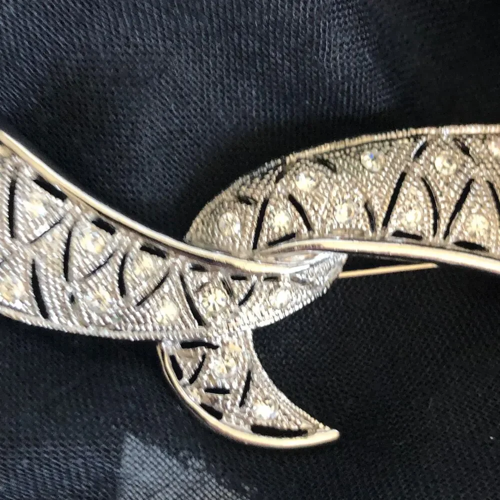 Vintage Art Deco Silver Tone Pave with Crystal Rhinestones Brooch Pin